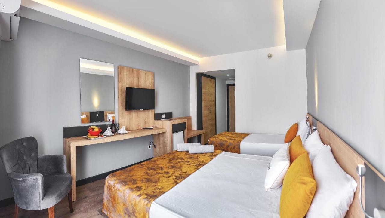 Clover Magic Park Side Hotel Bagian luar foto