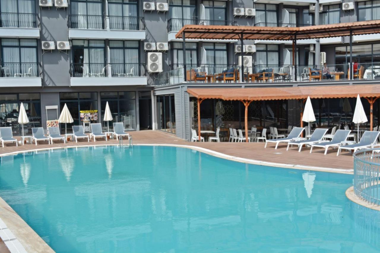 Clover Magic Park Side Hotel Bagian luar foto
