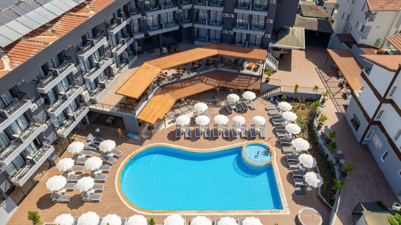 Clover Magic Park Side Hotel Bagian luar foto