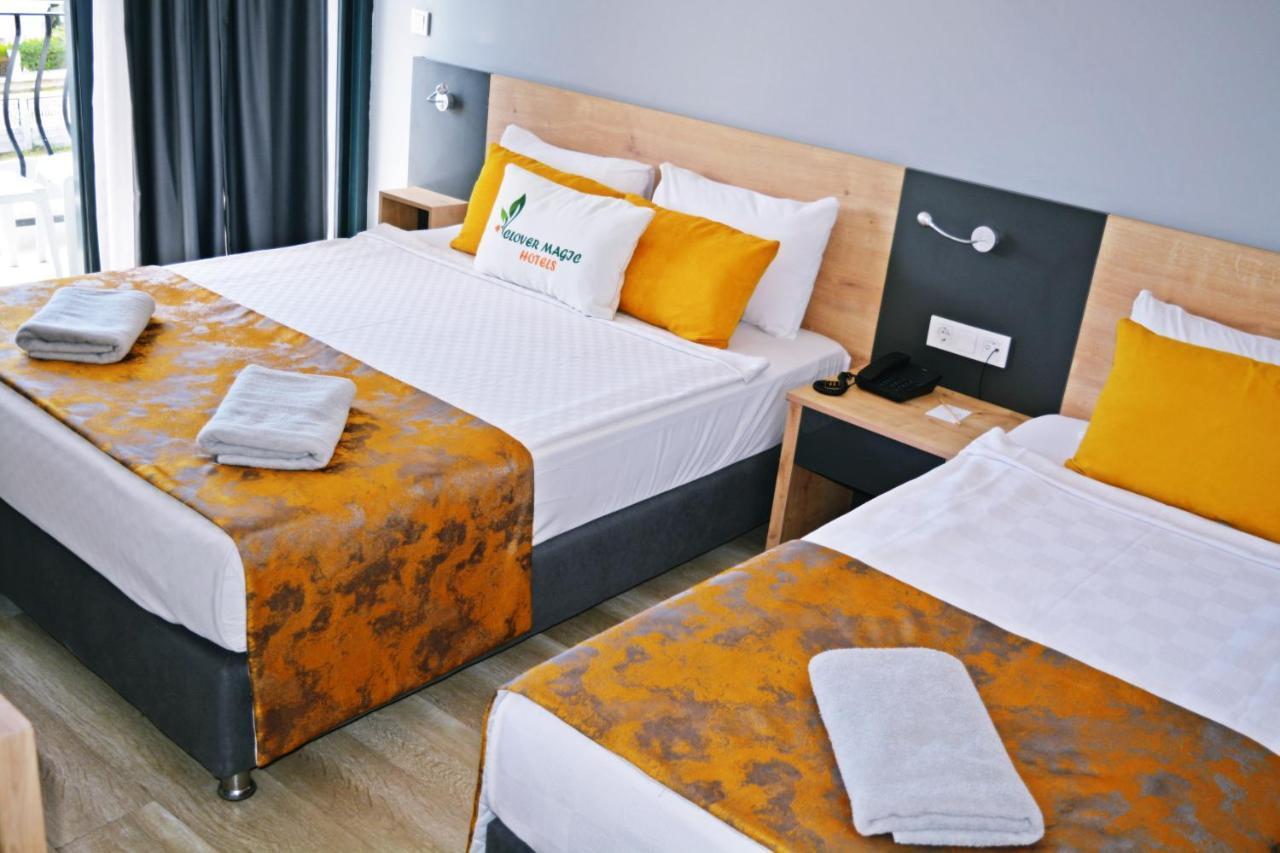 Clover Magic Park Side Hotel Bagian luar foto