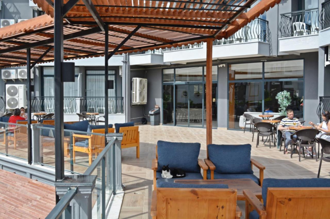 Clover Magic Park Side Hotel Bagian luar foto