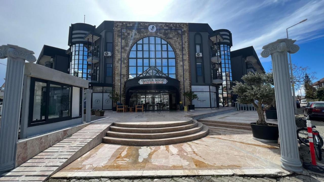 Clover Magic Park Side Hotel Bagian luar foto