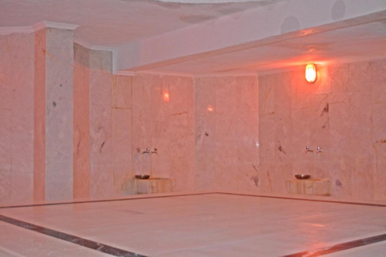 Clover Magic Park Side Hotel Bagian luar foto