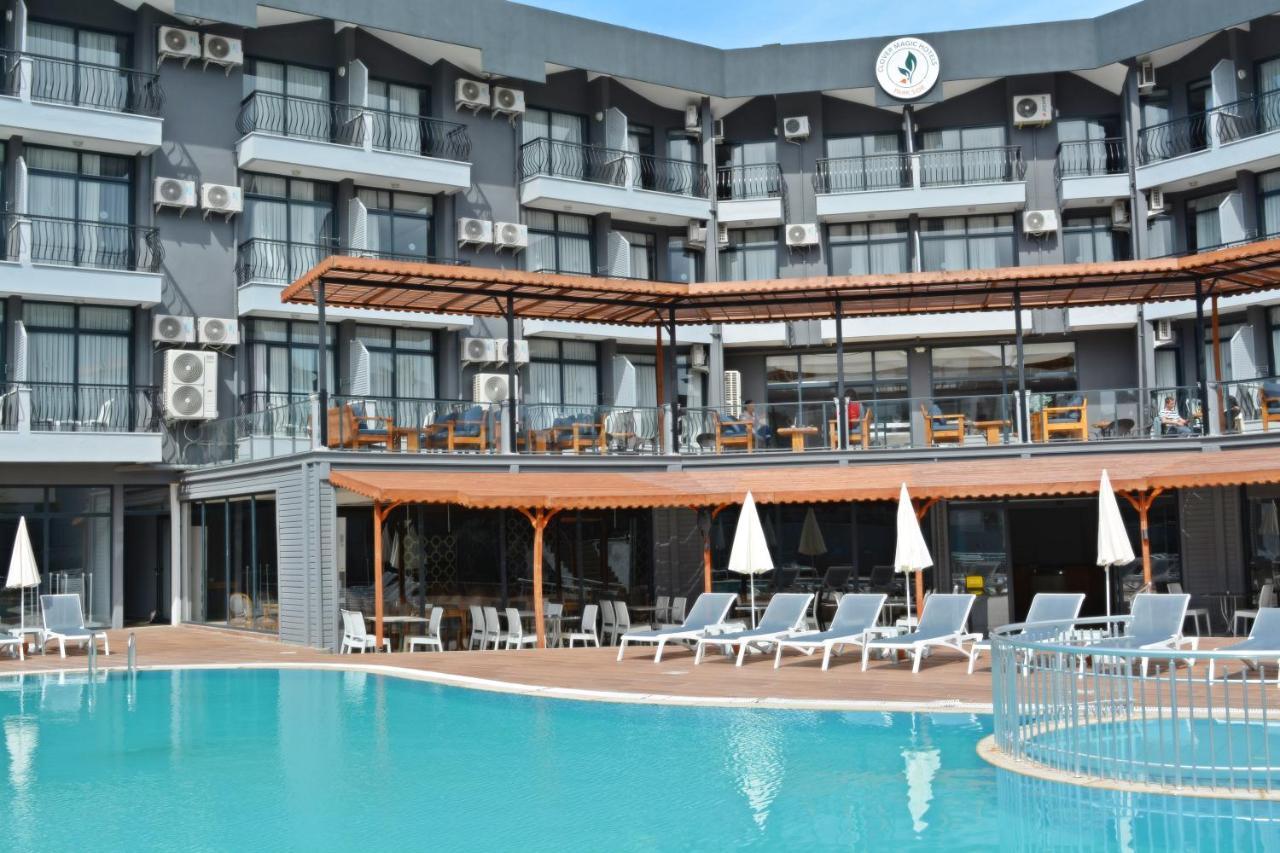 Clover Magic Park Side Hotel Bagian luar foto