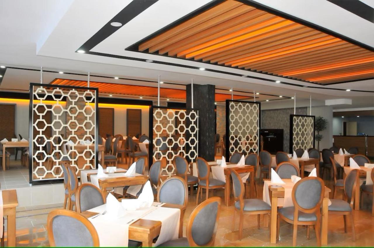 Clover Magic Park Side Hotel Bagian luar foto