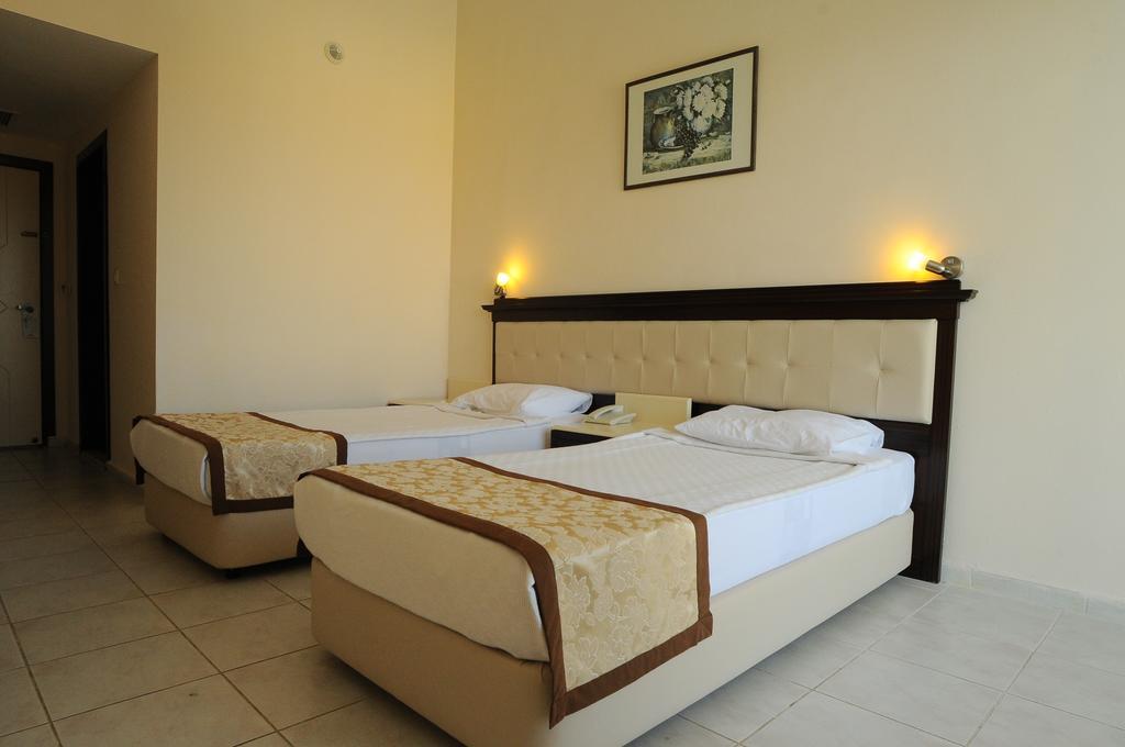 Clover Magic Park Side Hotel Bagian luar foto