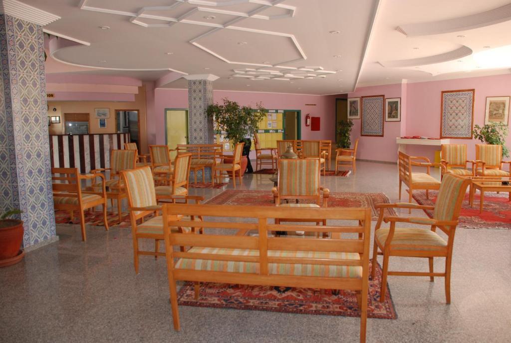 Clover Magic Park Side Hotel Bagian luar foto