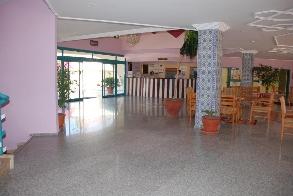 Clover Magic Park Side Hotel Bagian luar foto