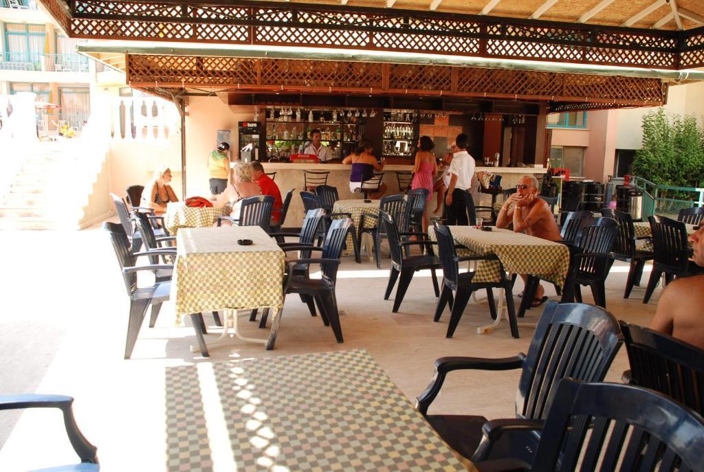 Clover Magic Park Side Hotel Bagian luar foto