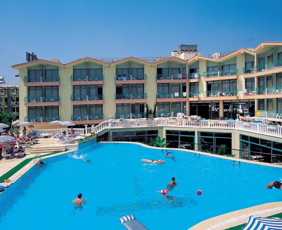 Clover Magic Park Side Hotel Bagian luar foto